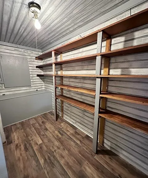 1391 SW Brown St — Photo 32