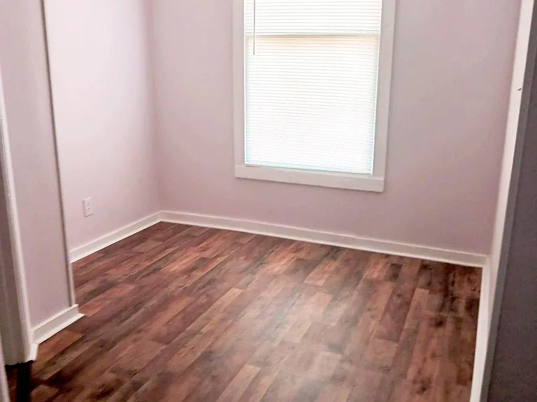 2402 Mars Hill St — Photo 6