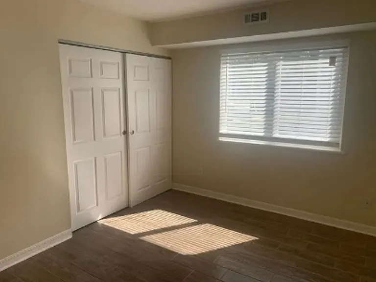 101 E Rhodes Dr #1 — Photo 3
