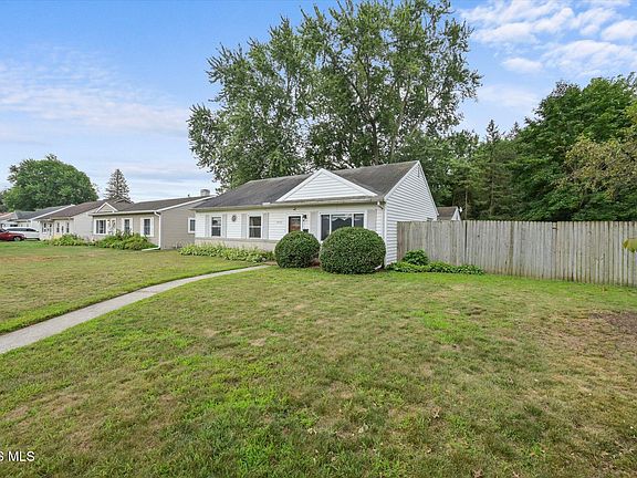 4th image of 3459 Forest Grove Dr