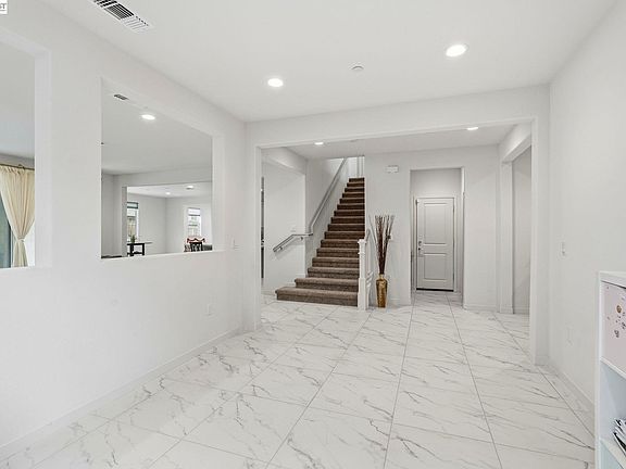 5th image of 3039 Paxton Ct