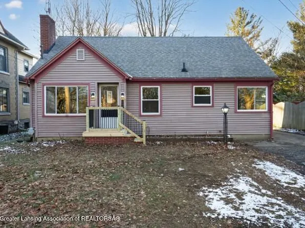 735 N Cochran Ave, Charlotte, MI 48813