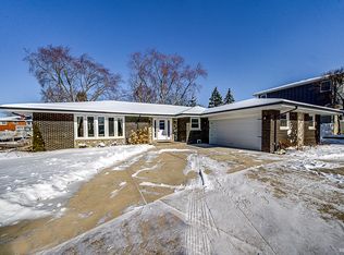 8544 Pine St, Orland Park, IL 60462
