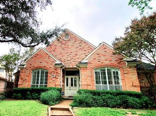 1017 McCoy Dr, Irving, TX 75062