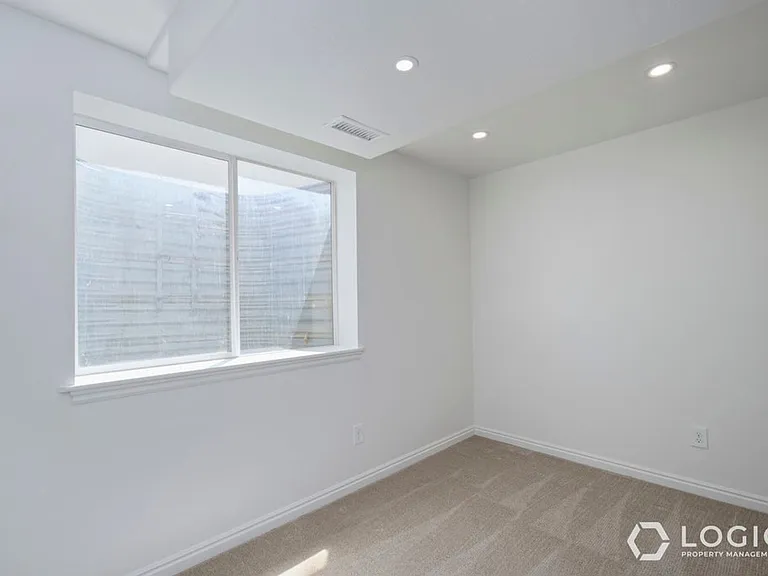 166 E Rawlins Ln — Photo 17