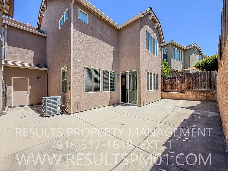 1041 Bridlewood Dr — Photo 30