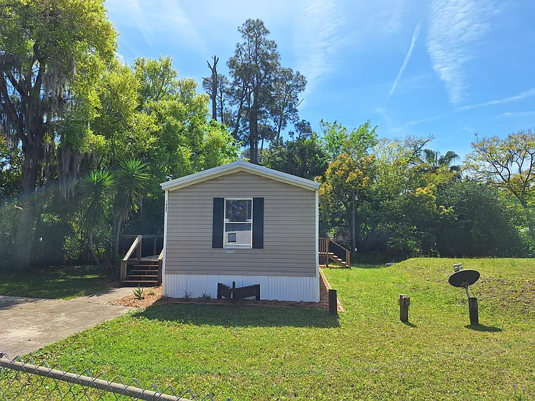 1435 Los Robles Ave — Photo 16