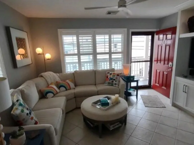 9211 Atlantic Ave — Photo 2