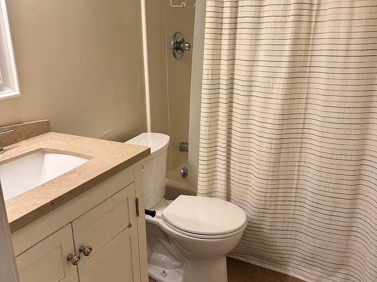 211 Shamrock Rd #B — Photo 6