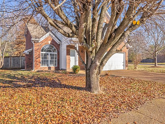 3rd image of 8003 Penbrook Dr