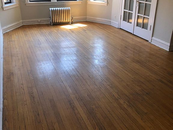 3rd image of 6223 N Artesian Ave APT 3E