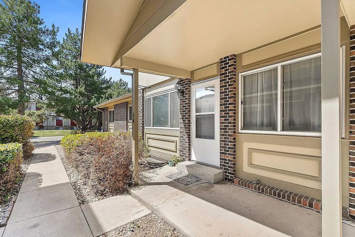Building Photo - 1024 Oxford Ln #66