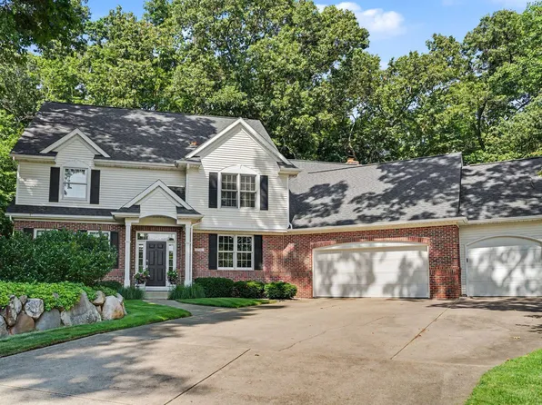 1720 Breezy Point Ln, Kalamazoo, MI 49009