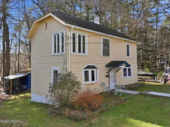 461 Woodland Ave, Hawley, PA 18428