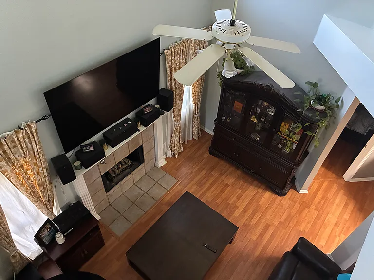 1004 Stanford Ln — Photo 14
