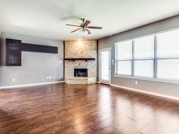 5th image of 2216 Gregory Creek Dr