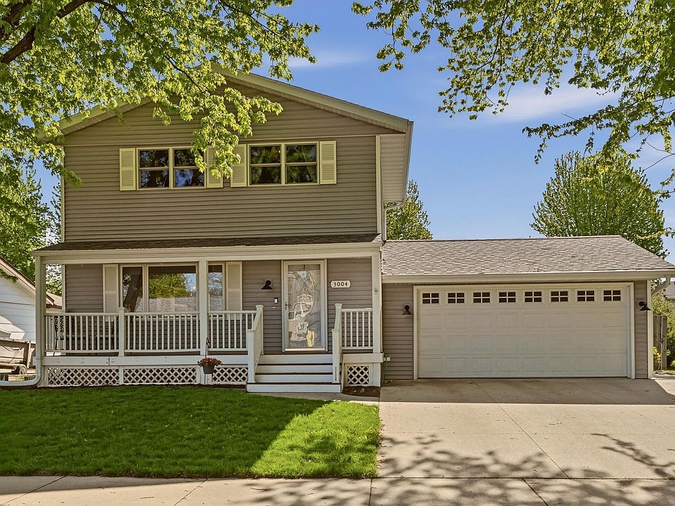 1st image of 3004 4th Ave NW