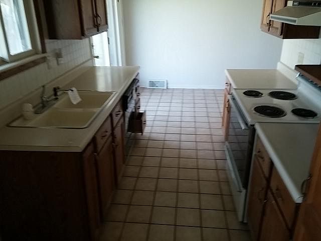 1st image of 4810 Augustana Dr