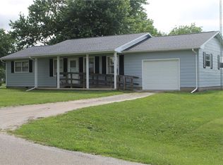 216 8th St, Kansas, IL 61933