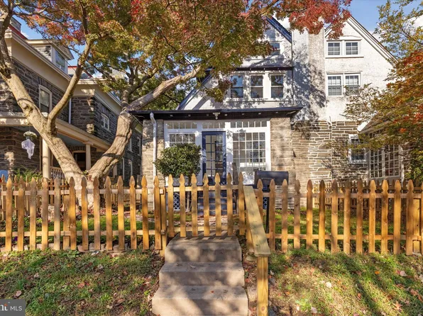 209 E Gravers Ln, Philadelphia, PA 19118