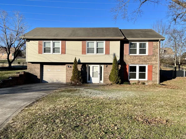 1565 Barrett Dr, Clarksville, TN 37043