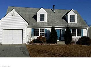 202 Deerfield Ridge Dr, Groton, CT 06355