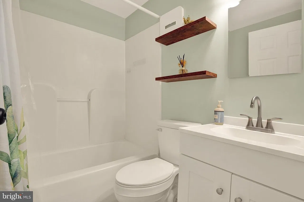 2 bed, 865 sqft, $1,625 — Photo 4