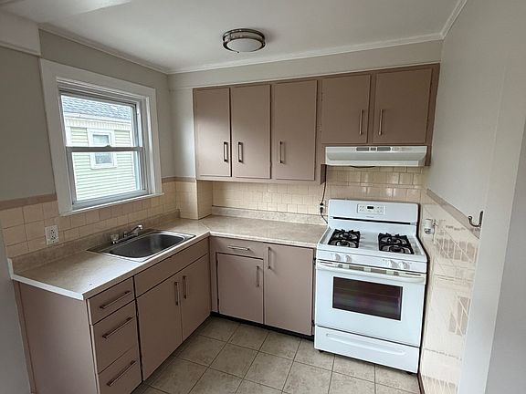 2nd image of 245 Cory St #3