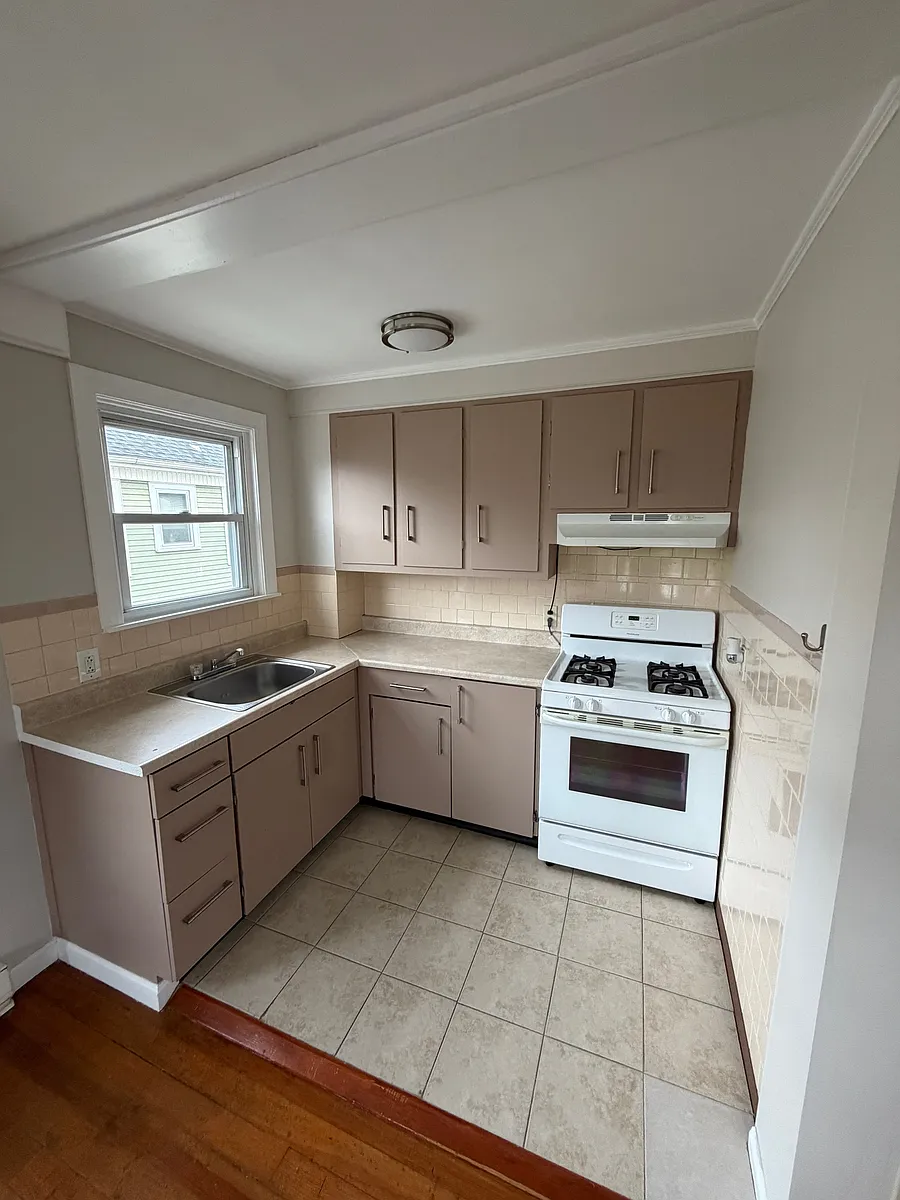 Building Photo - 245 Cory St #3