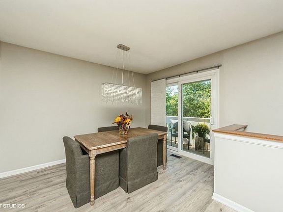 4th image of 377 Ashwood Ct
