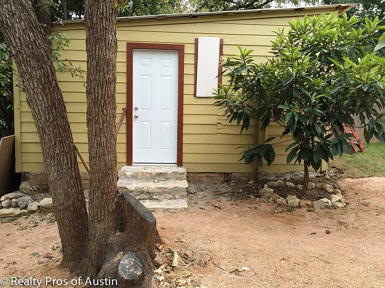 705 Upson St — Photo 11