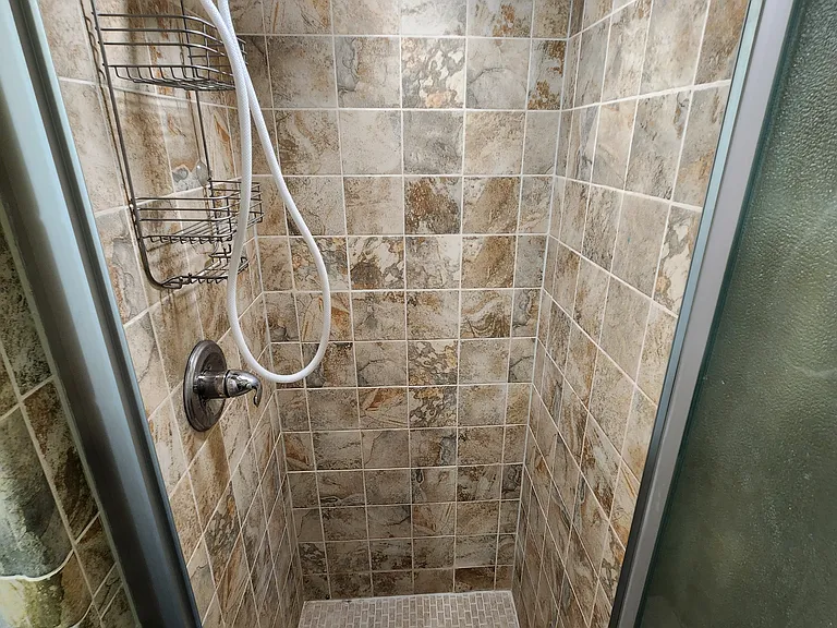 204 S Morrison Dr — Photo 12