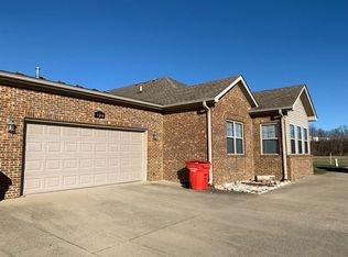 124 Garden Gate Dr, Berea, KY 40403