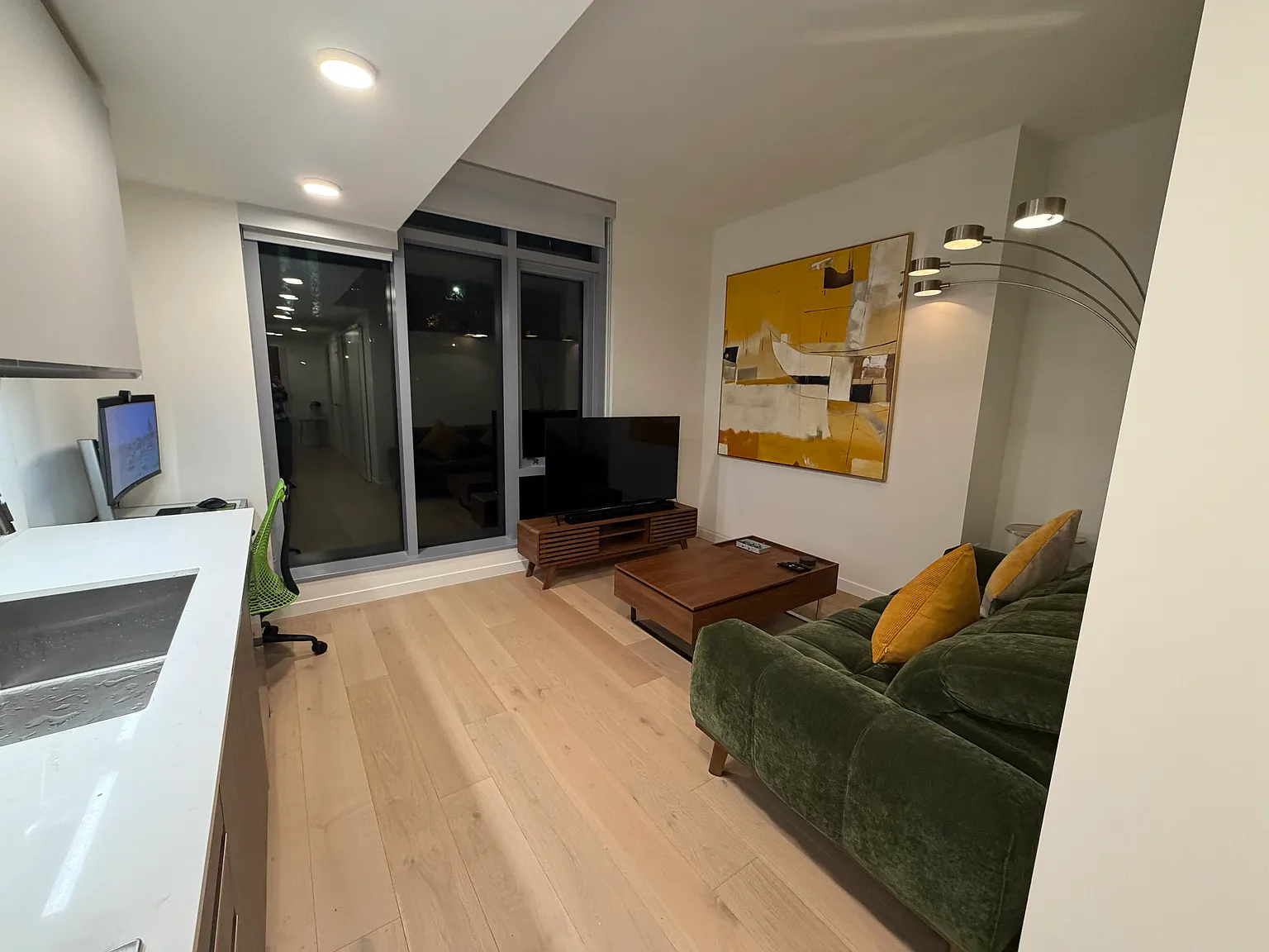 1 bed, 520 sqft, $2,550 — Photo 2