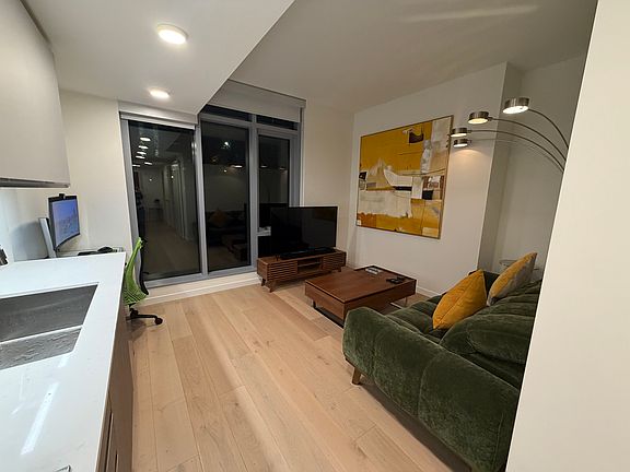 2nd image of 800 Columbia St #610