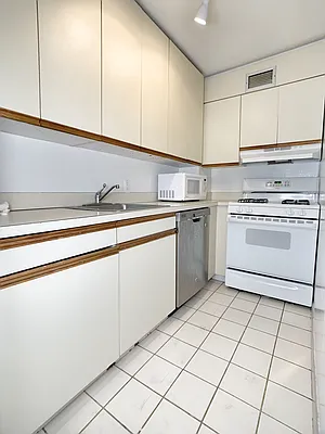 Rented by Corcoran | media 17