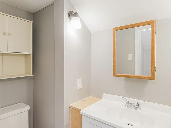 4th image of 805 W Main St Unit 2