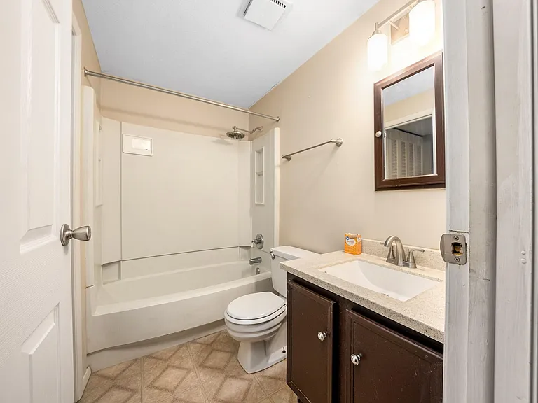 121 Cambria Hill Dr — Photo 10
