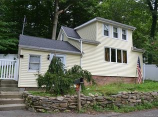 32 Wopowog Trl, Shelton, CT 06484