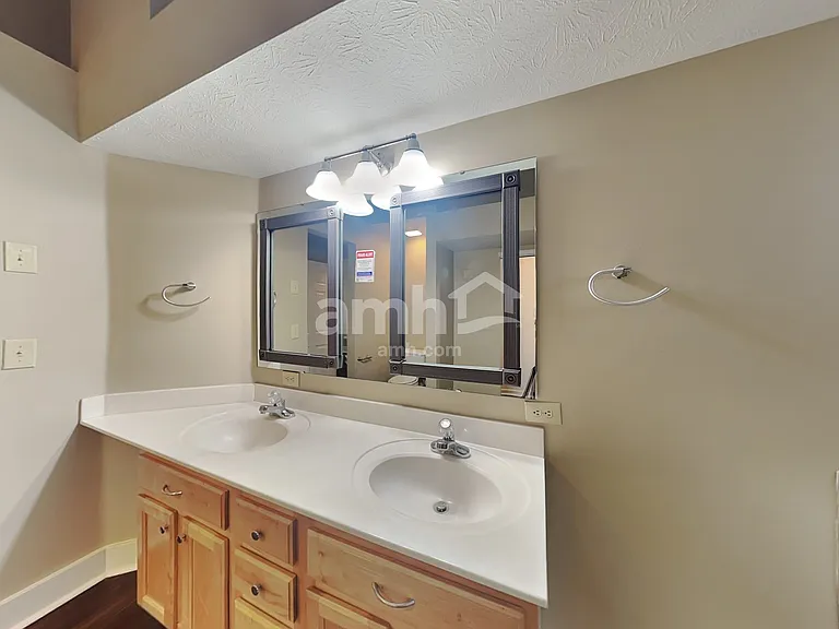 7818 Bent Willow Dr — Photo 10
