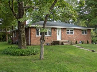 1 Oakway Dr, Stockholm, NJ 07460