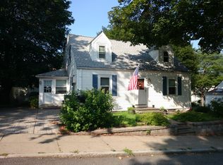 8 Tobin Rd, West Roxbury, MA 02132