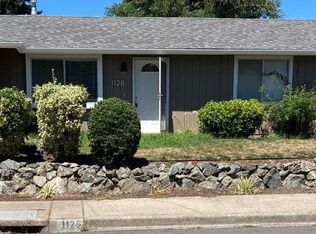 1128 SW Ballinger Dr, Grants Pass, OR 97526