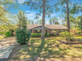 425 W 3rd St, Clinton, AR 72031