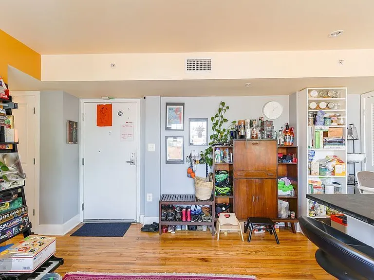 420 16th St SE #207 — Photo 9