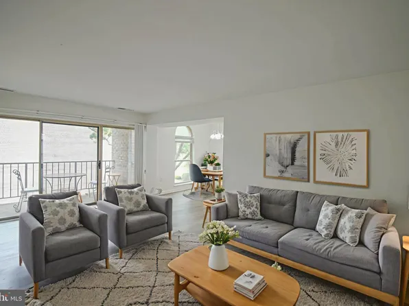 6 Canterbury Sq APT 301, Alexandria, VA 22304