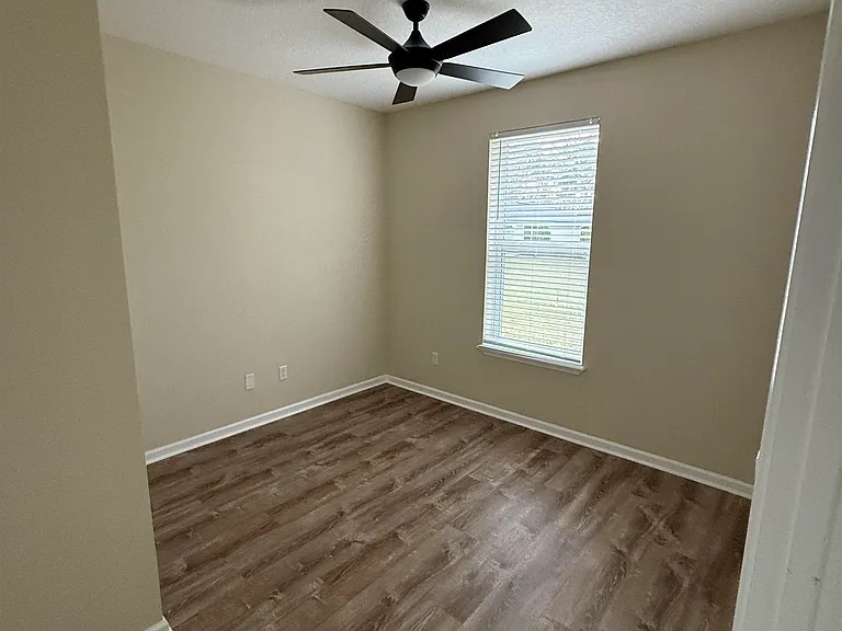209 Leeward Island Dr — Photo 8
