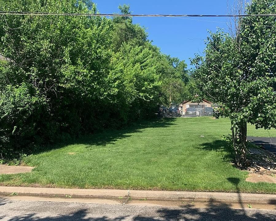 2nd image of 1313 January Ave