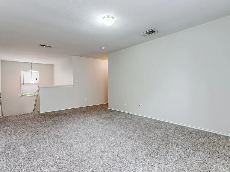 3410 Sherwin Dr — Photo 12