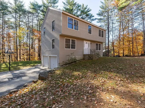 12 Monroe Dr, Naples, ME 04055